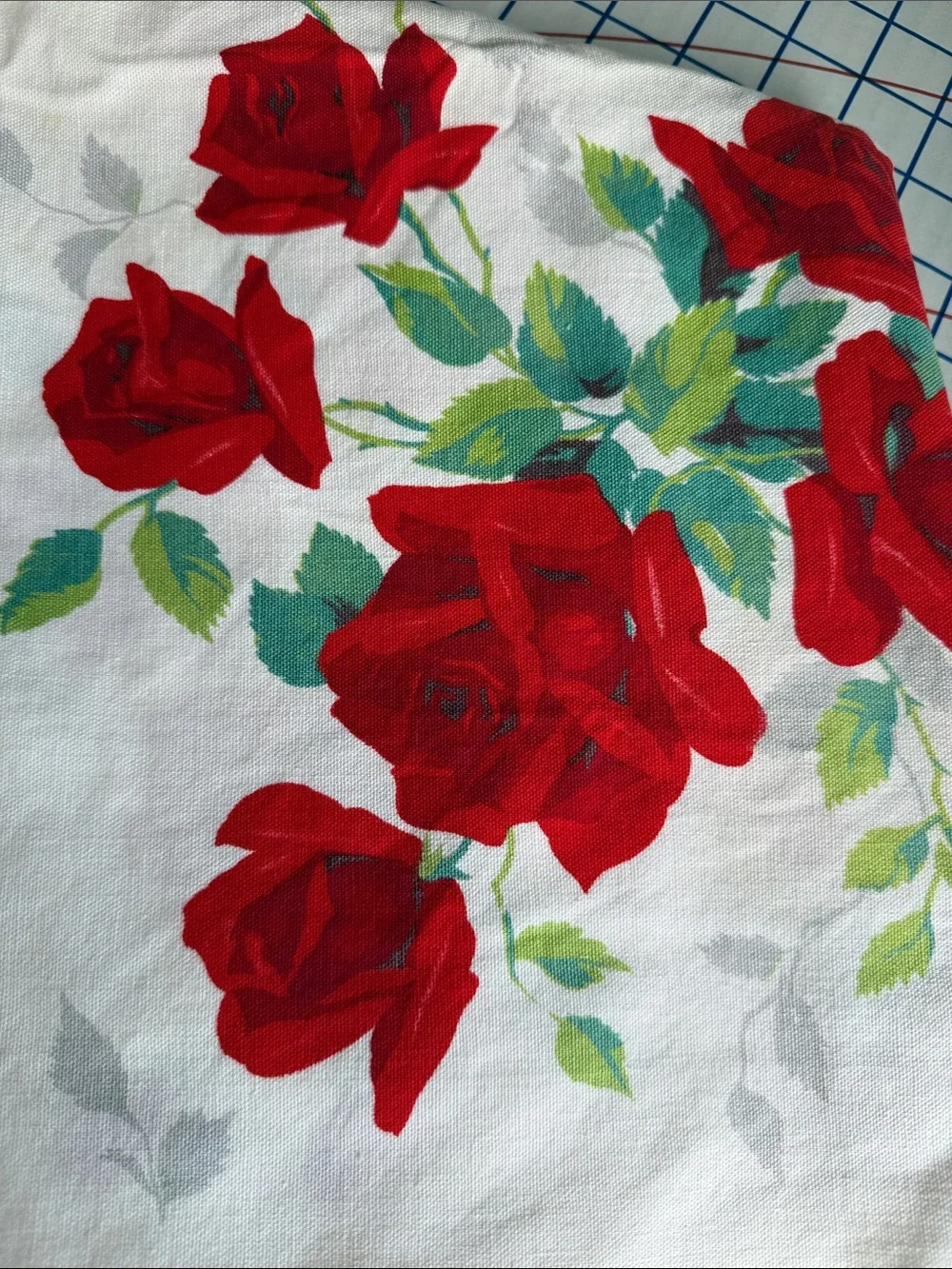 Vintage Red Rose Floral Tablecloth 44” Square Cotton Cottage Farmhouse